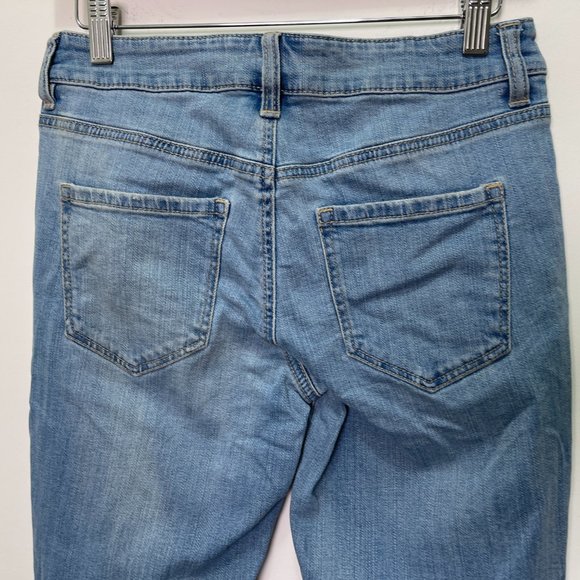 Dynamite Cara Light Wash BF Distressed Jeans 24 - Picture 6 of 8